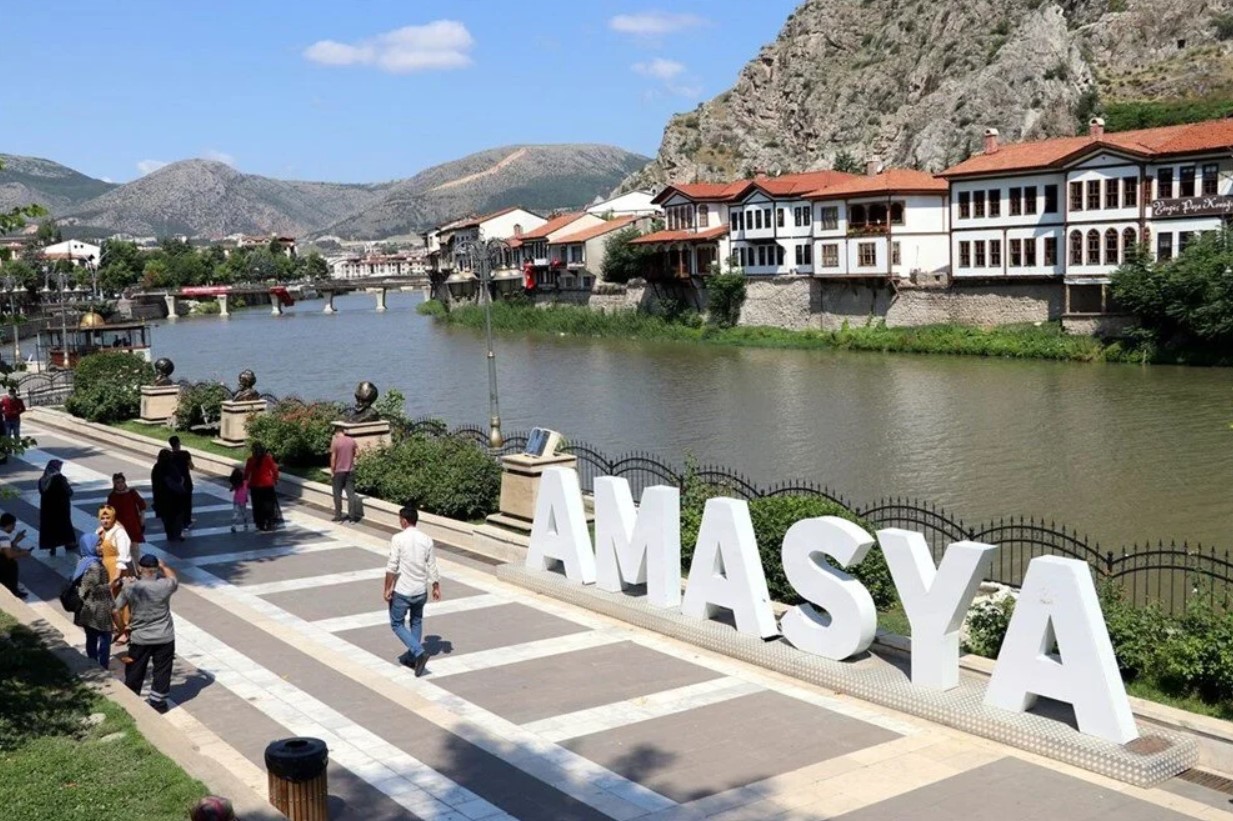 Amasya’dan Çanakkale’ye Gelen Turistler İçin Masırlık Izgara Köfte ve Çorba Keyfi