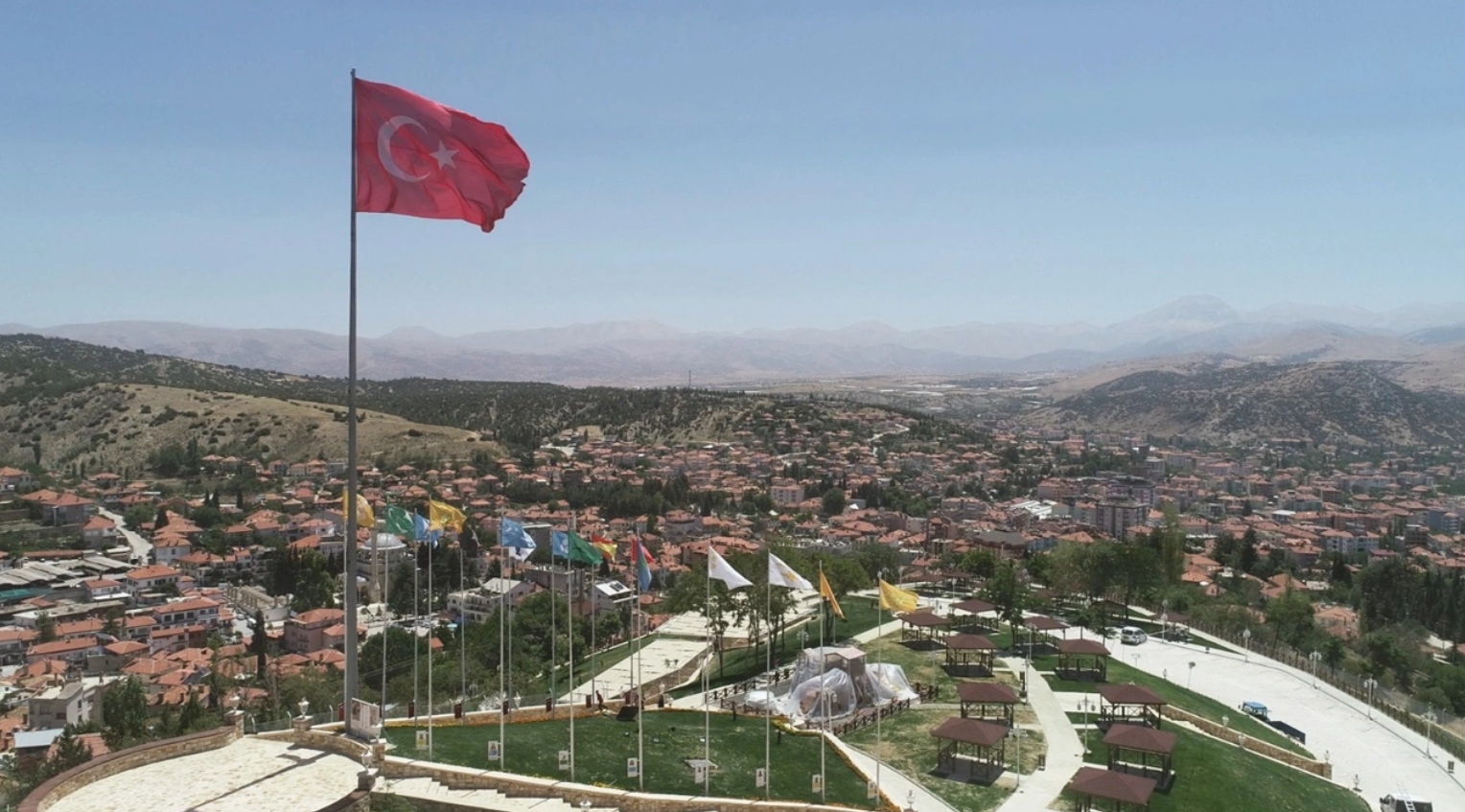 Çanakkale’de Lezzet Molası: Antalya Elmalı’dan Gelenler İçin Masırlık Izgara Köfte ve Çorba Deneyimi